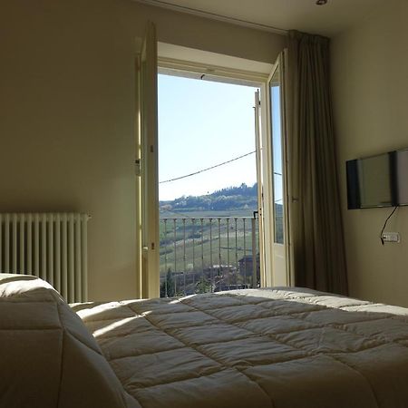 Casa Marchiando Διαμέρισμα Castagnito Εξωτερικό φωτογραφία